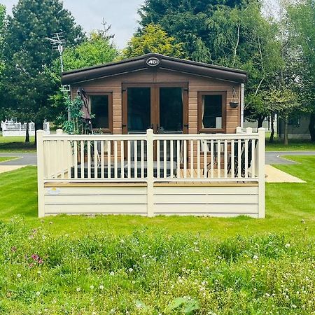 Brooksbank Lodge With Hot Tub Barmby on the Moor Zewnętrze zdjęcie